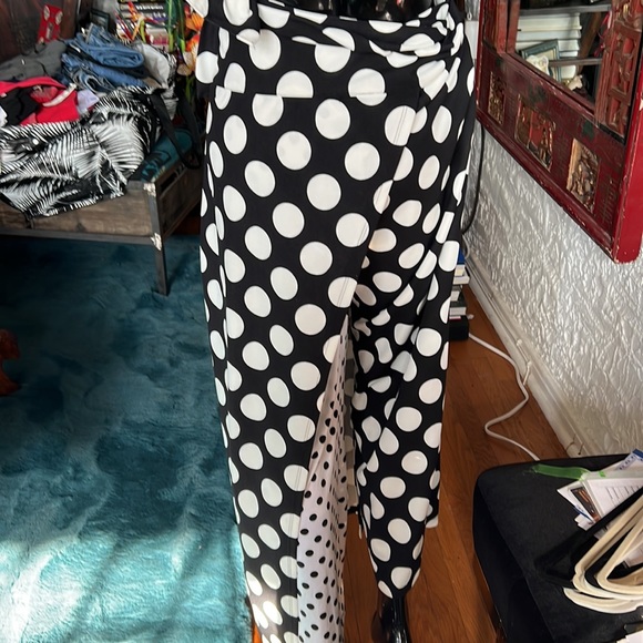 Wrap pant in black and white dot print - Picture 5 of 5
